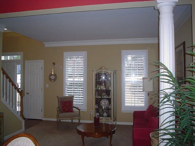 2nd image of 405 Old Deerfield Ln