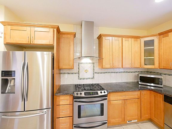 4th image of 15243 Fremont Ave N