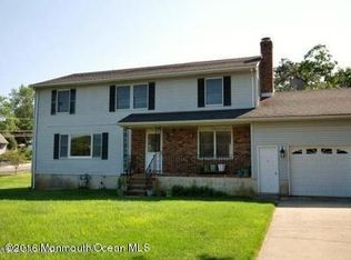 1 Hemlock Rd, Howell, NJ 07731