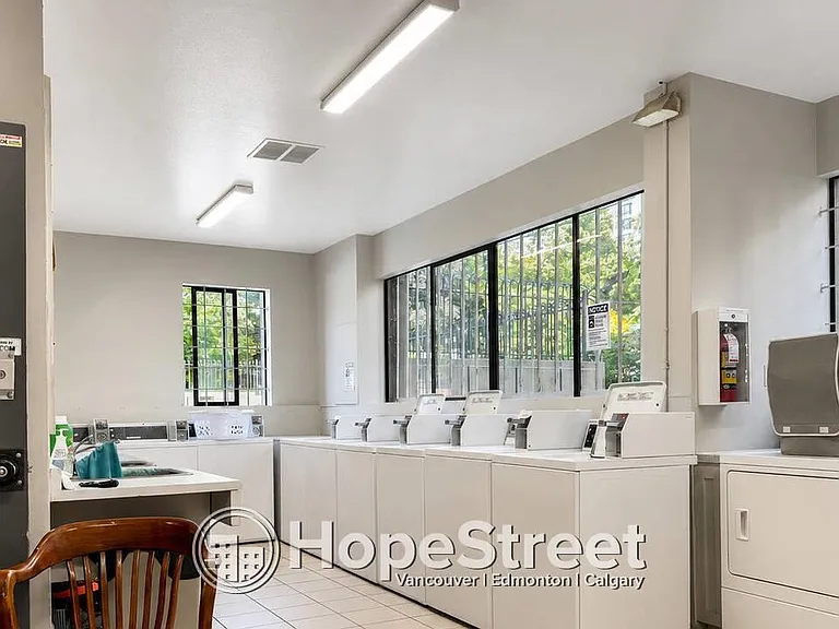 1075 Comox St #1406 — Photo 22