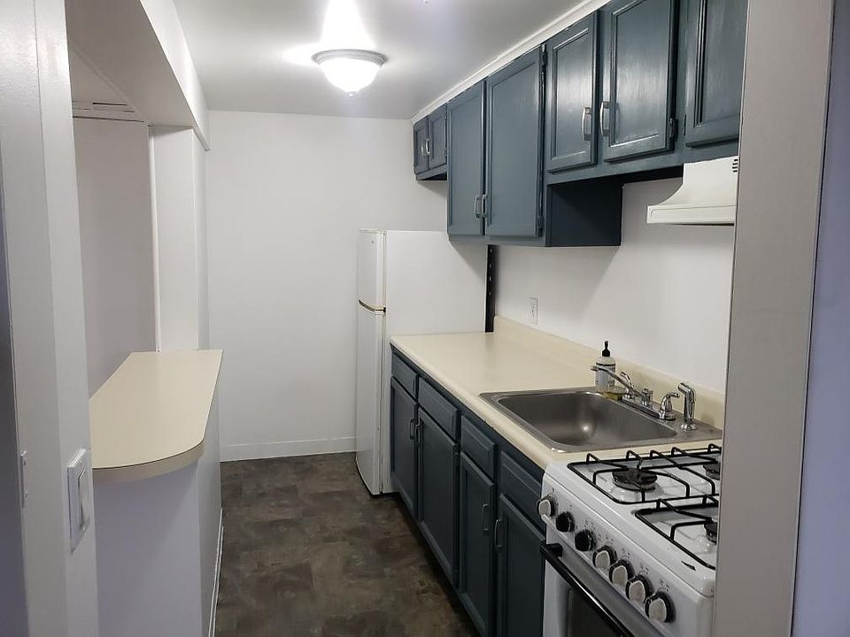 1st image of 60 McGeory Ave #1