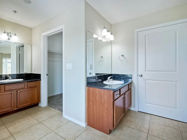 Harborview Apartments — Photo 52