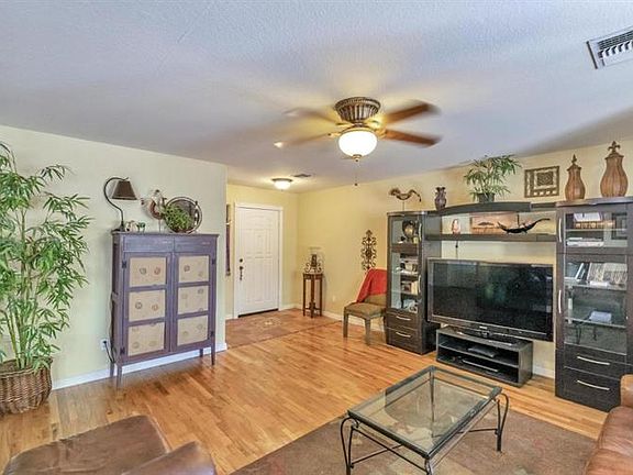 3rd image of 42707 W Hillman Dr