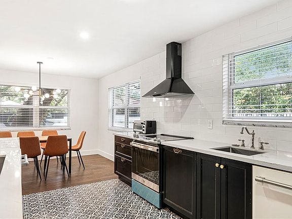 4th image of 5840 SW 37th Avenue