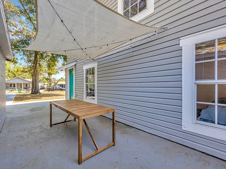 1215 E New Orleans Ave — Photo 42