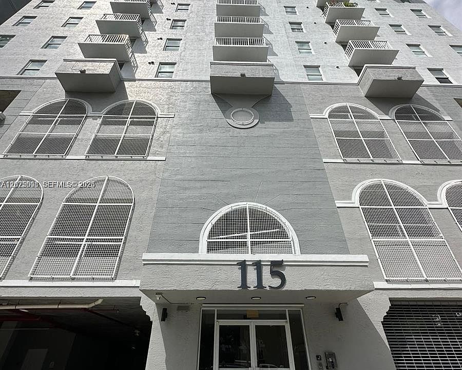 1st image of 115 SW 11th St APT 909