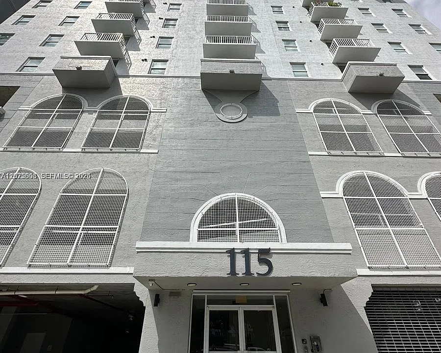 115 SW 11th St #909