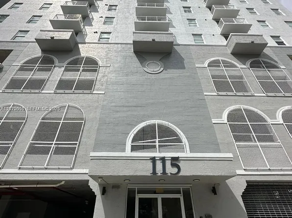 115 SW 11th St APT 909, Miami, FL 33130