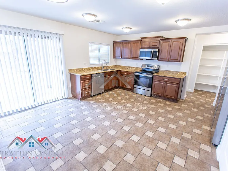 110 N Cholla St — Photo 15