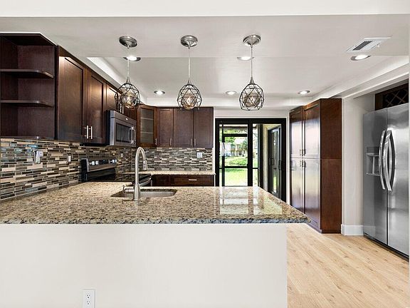 4th image of 28 Wimbledon Lake Drive #222