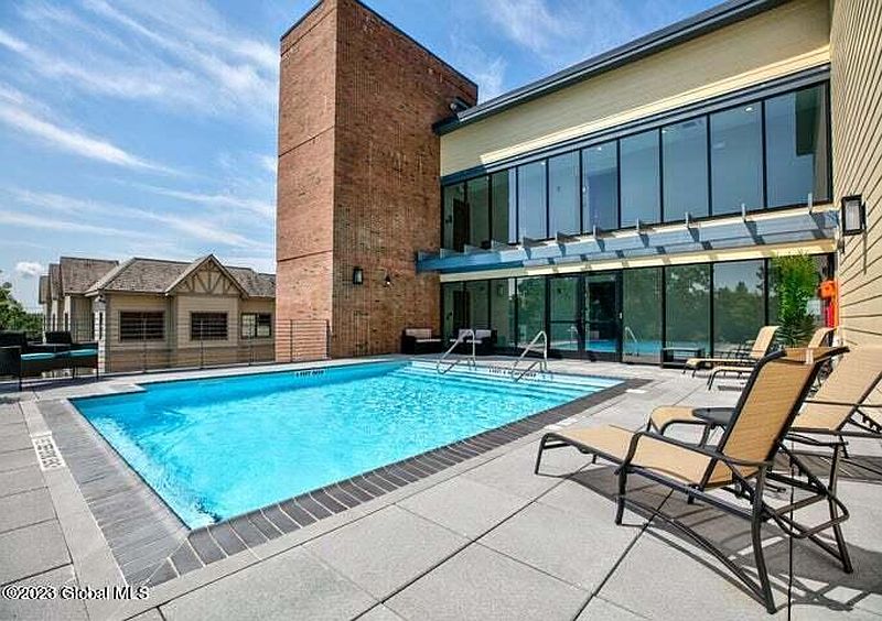 3rd image of 116 West Avenue #408