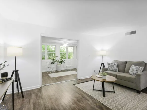 94 Rosaire Pl NW, Atlanta, GA 30327