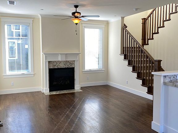 2nd image of 835 W Spain St