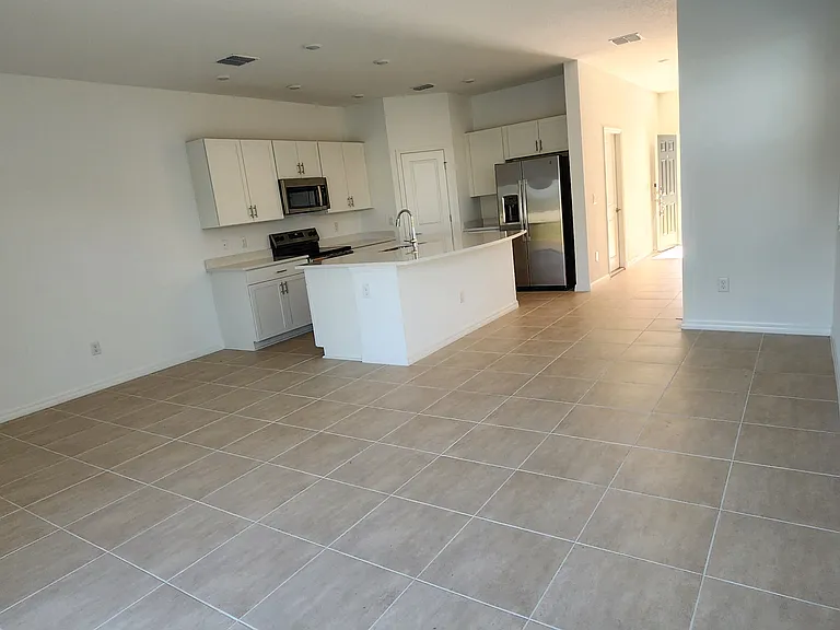 2136 Hallier Cv — Photo 7