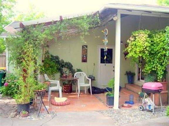 5th image of 227 E Pearl Ave