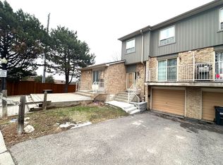 60 Hanson Rd #40, Mississauga, ON L5B2P6