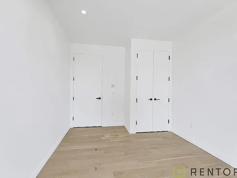 1875 Atlantic Ave #204R — Photo 7