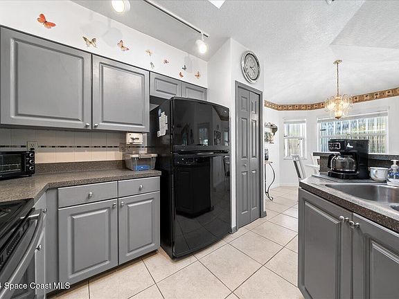 5th image of 193 Joy Haven Dr