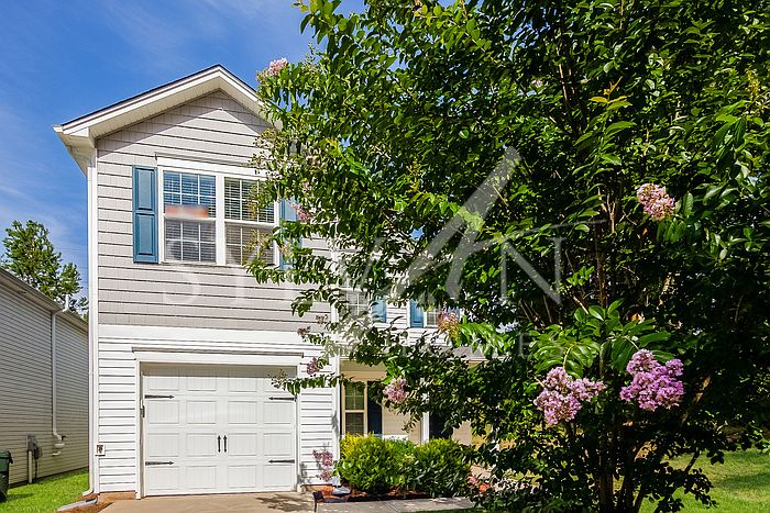 1st image of 900 Cassidy Dr