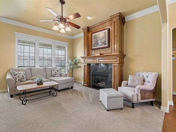 4th image of 817 Tea Rose Dr