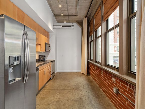 4th image of 1635 Washington Ave APT 206