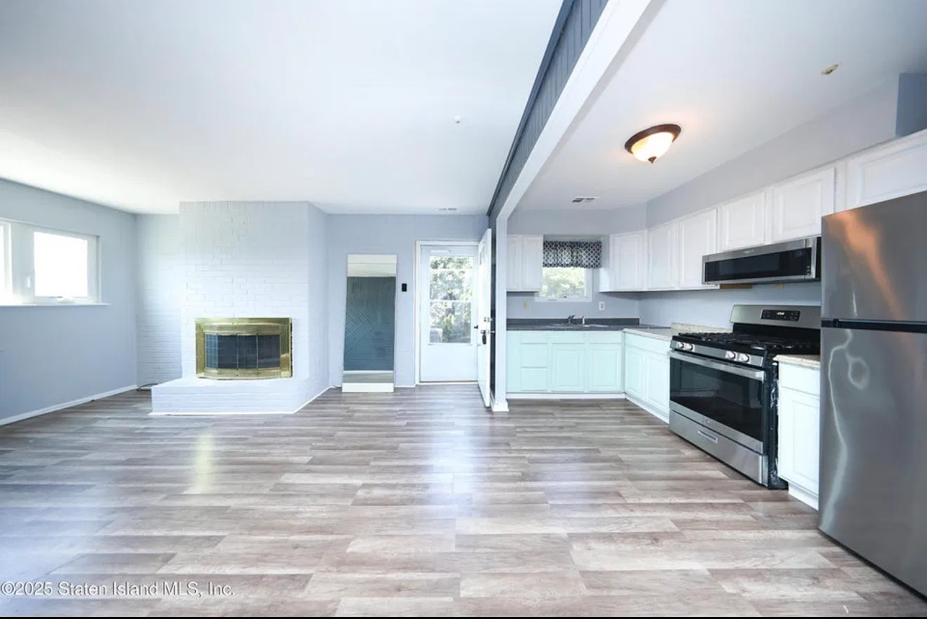2 bed, 1028 sqft, $2,300 — Photo 3