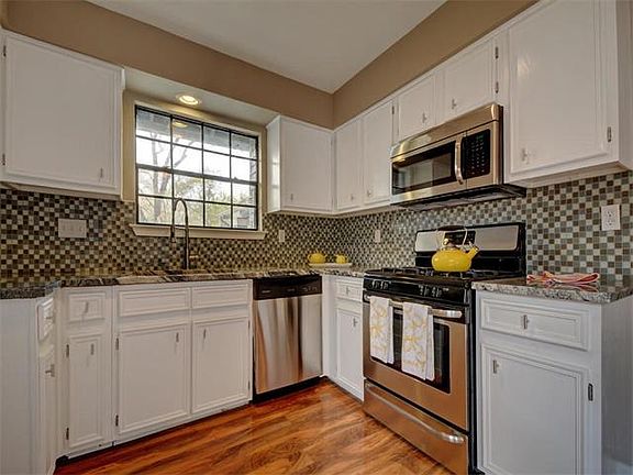 4th image of 2406 Berkett Dr #A