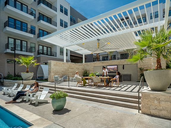 2nd image of 250 Promenade Pl APT 237