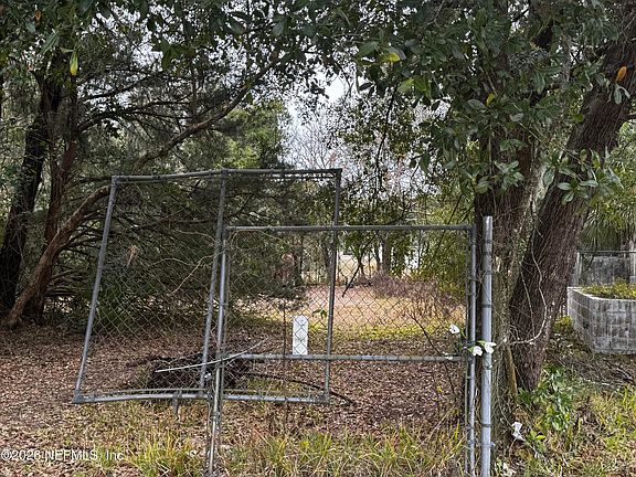 4th image of 2204 FOREST Boulevard