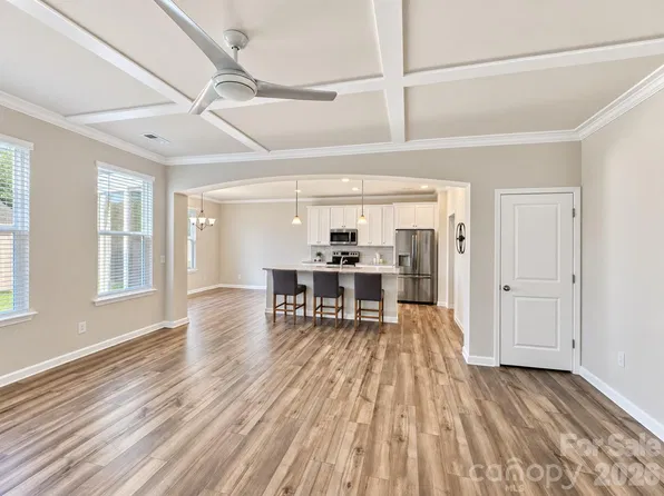 8149 Merryvale Ln, Charlotte, NC 28214