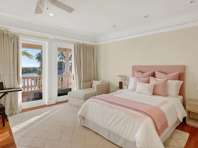 260 Cape Florida Dr — Photo 16