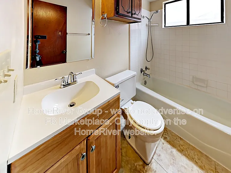 660 W Forster Dr — Photo 9