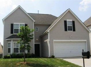8421 Oak Dr, Charlotte, NC 28269