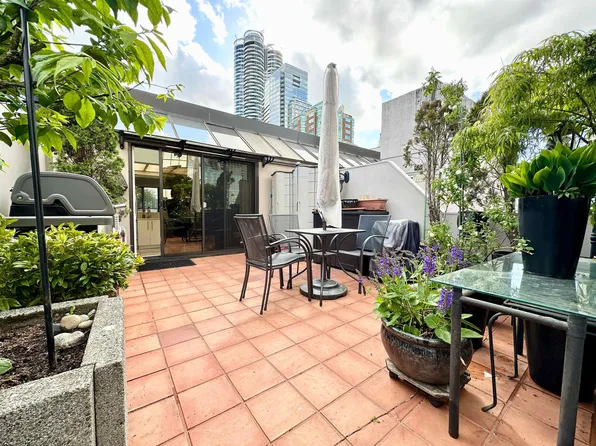850 Burrard St #1006, Vancouver, BC V6Z 2J1