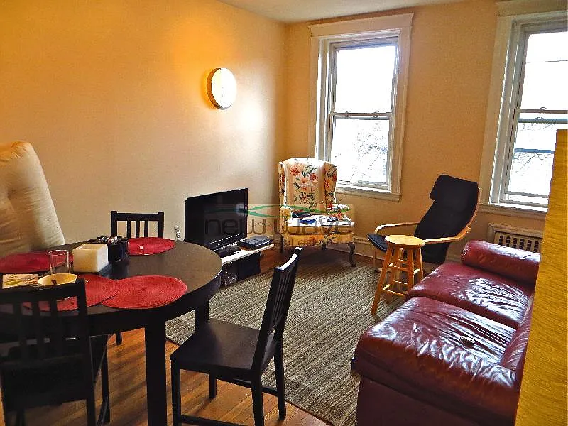 2 bed, 700 sqft, $3,700 — Photo 1