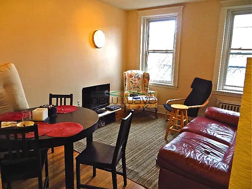 56 Queensberry St #17 Photo 1