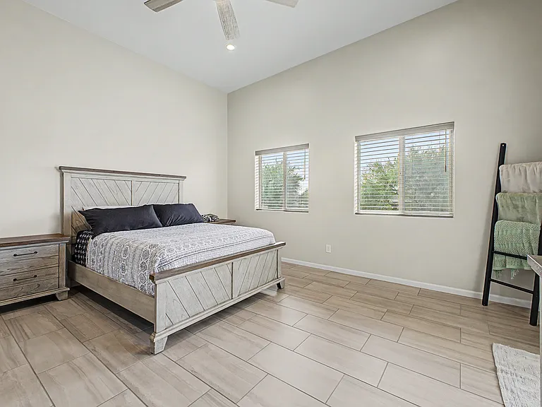 208 S Montgomery Pl — Photo 24