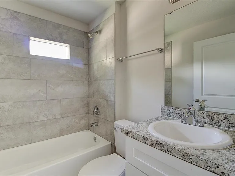 855 E Vine St #A — Photo 8
