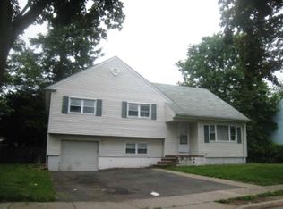 39 Howland Ave, Teaneck, NJ 07666