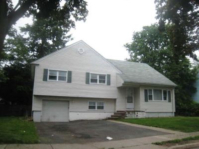39 Howland Ave, Teaneck, NJ, 07666