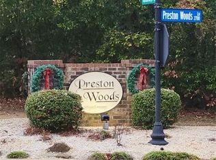 2700 Preston Woods Ln APT 9, Fayetteville, NC 28304