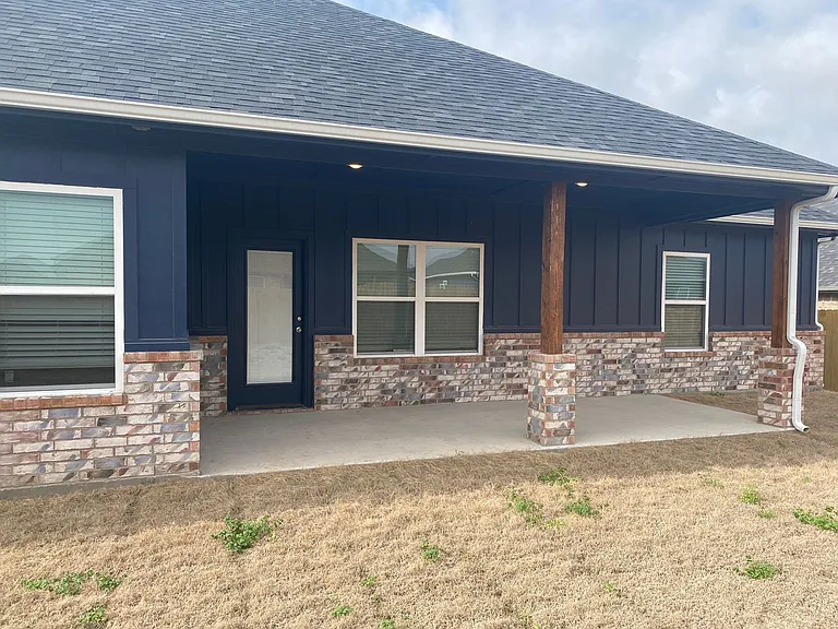 2805 Tulip Dr — Photo 13