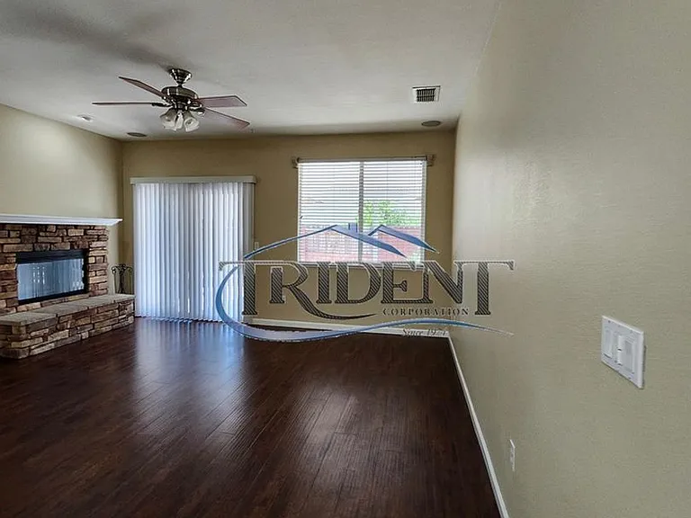1715 Shoreline Dr — Photo 9