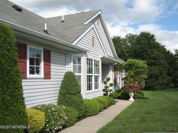 12 Rosewood Court, Lakewood, NJ 08701