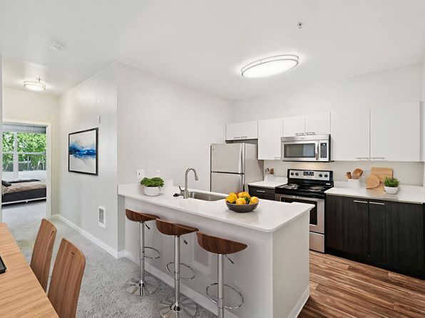 2120 NE Thorncroft Dr #16-1615