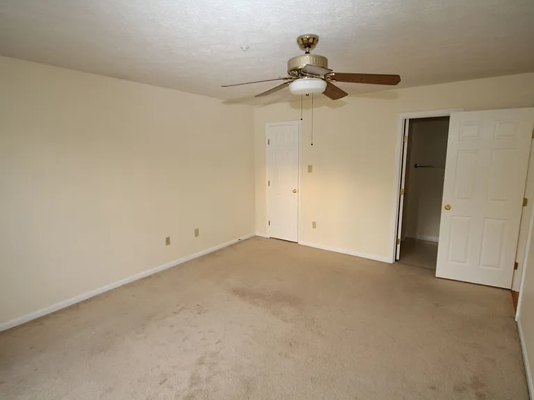 1002 Jessicas Ct #J — Photo 20