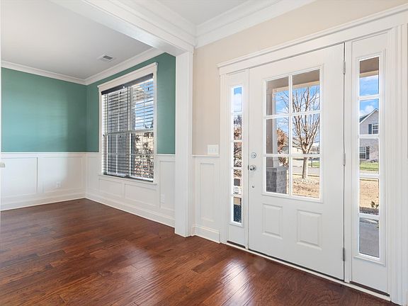 3rd image of 2722 United Dr