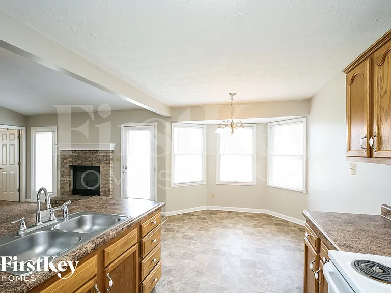 221 Westridge Blvd — Photo 8