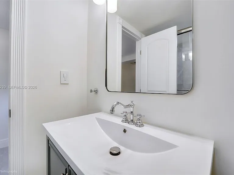 4712 SW 2nd Ter #4712 — Photo 11
