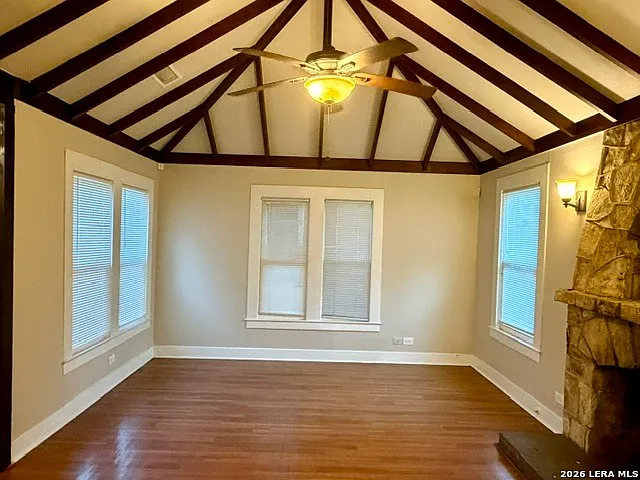 2 bed, 1.0 bath, 1217 sqft, $1,595 — Photo 2